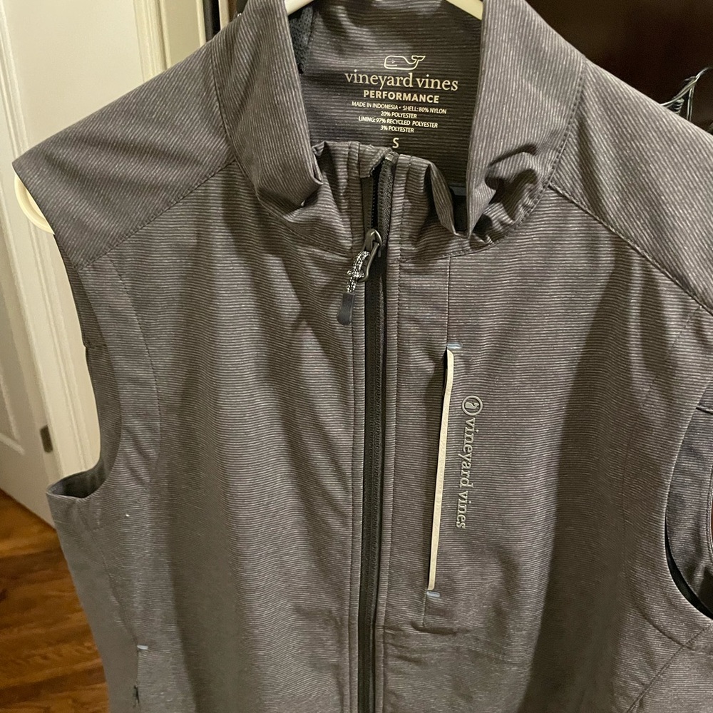 Vineyard vines performance vest